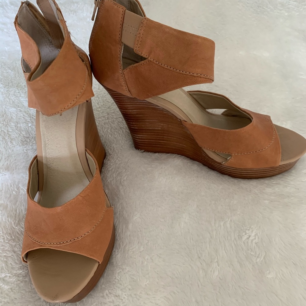 Seychelles Beige Risky Business Wedges size 10